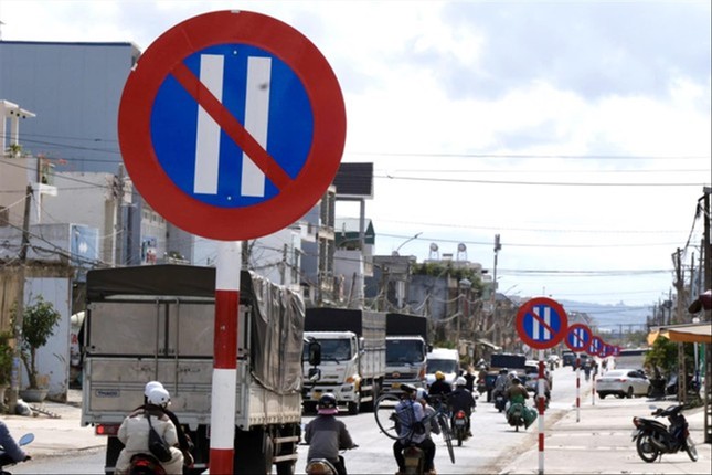 Sửa 4.500 lỗi biển báo, đèn giao thông