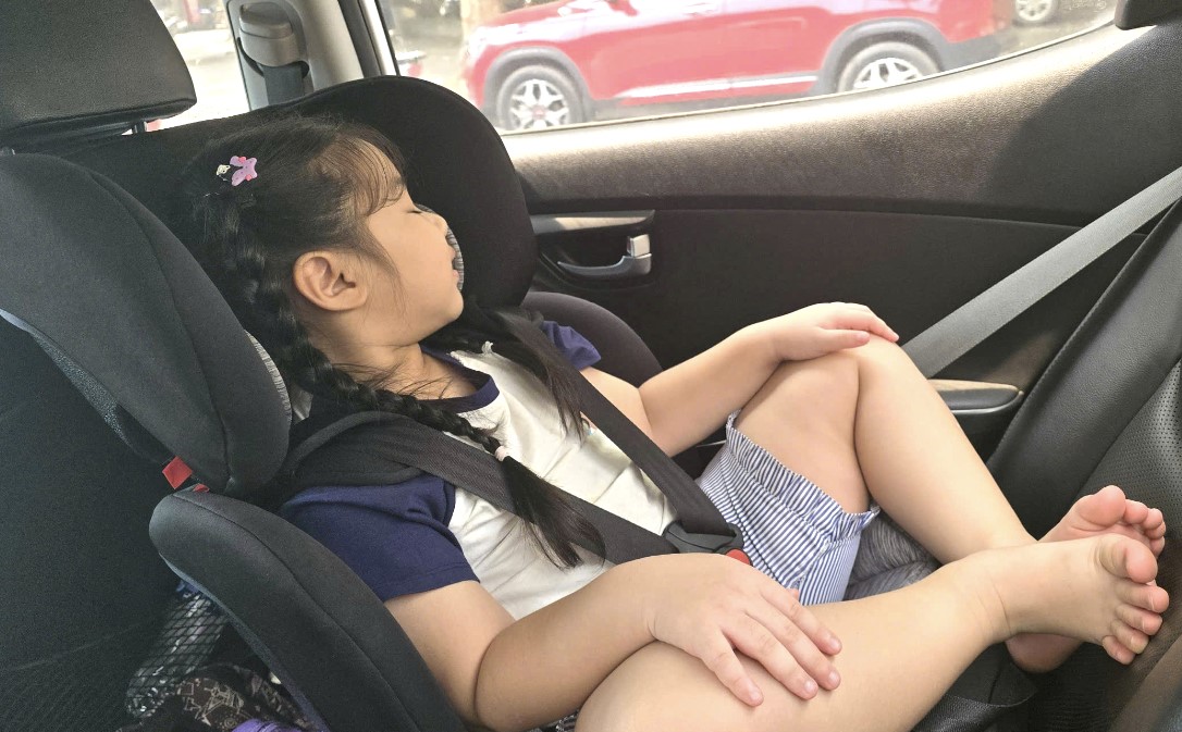Ô tô đi đăng kiểm có cần tháo ghế trẻ em?