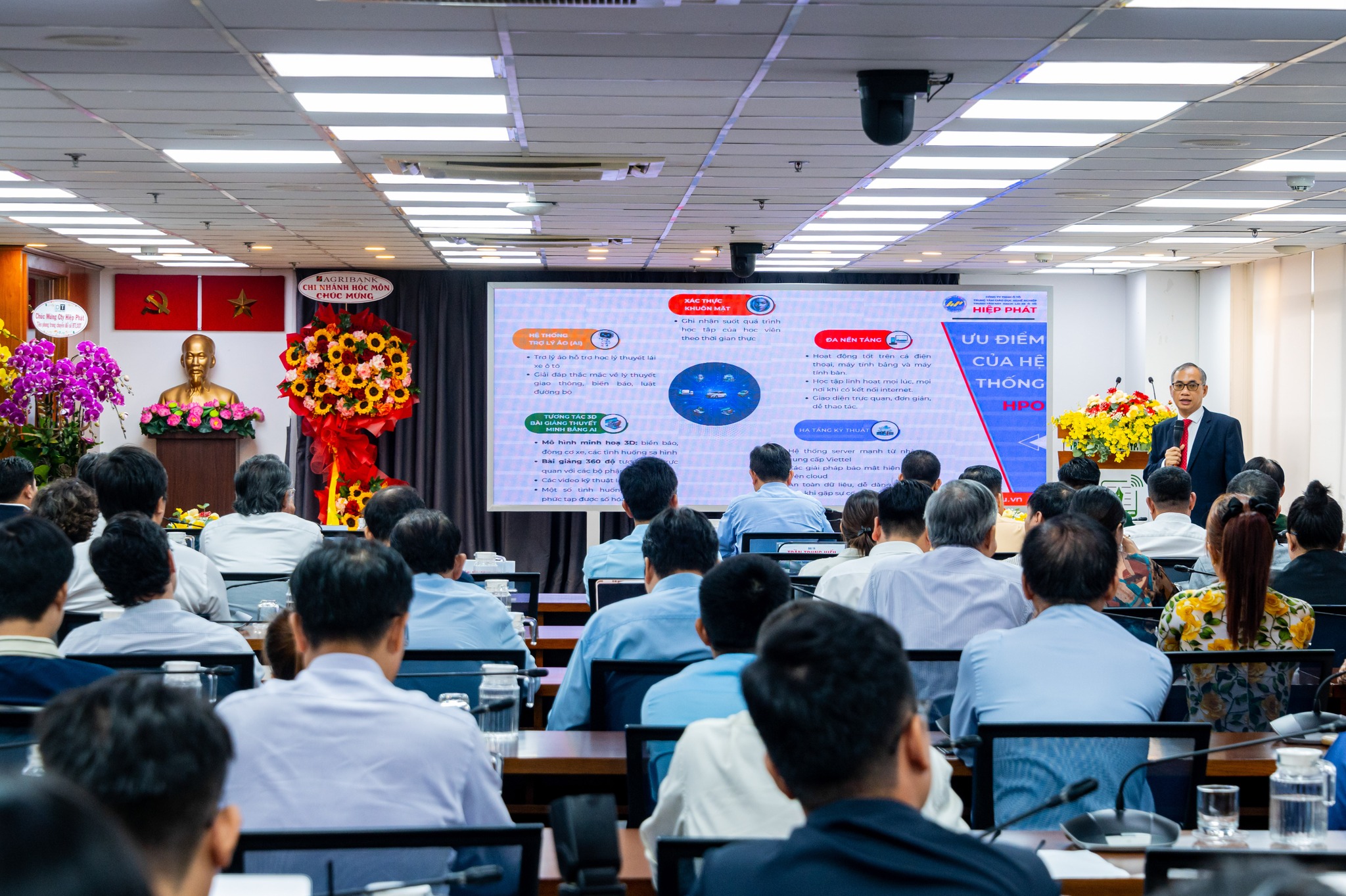 TPHCM: Đào tạo lái xe ô tô trên nền tảng số tích hợp trí tuệ nhân tạo AI